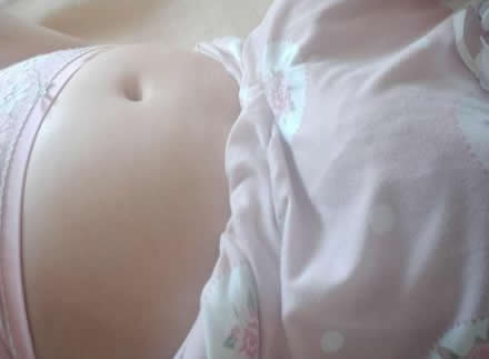 怀孕两个月小腹的图片(怀孕两个月发育过程)