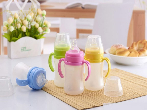 婴儿奶瓶为啥老胀气 防胀气奶瓶的正确使用方法