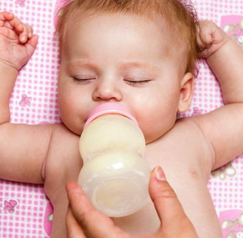15天新生儿奶量标准(1-30天宝宝每次奶量标准参考)