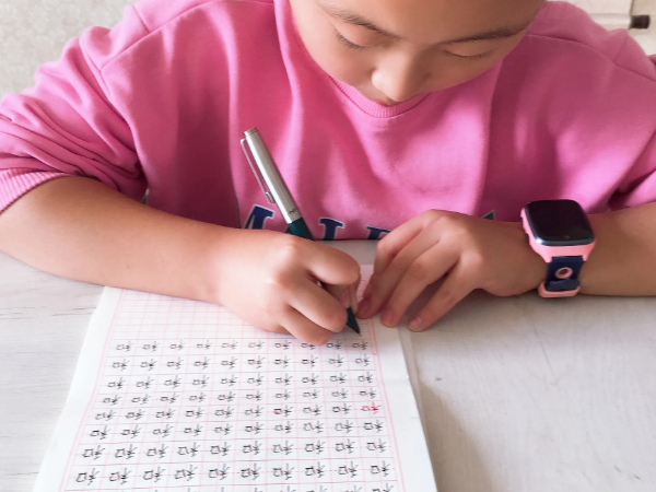 不建议小学生报练字班(小学生报练字班意义大不大)