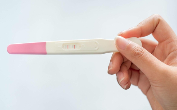 早孕反应能不能测出来怀孕(早孕反应明显但验孕棒测不出来的原因)