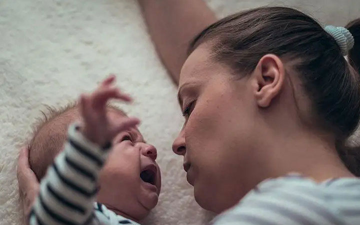 婴儿夜里哭闹的5大原因汇总(婴儿夜里哭闹是缺钙还是饿了)