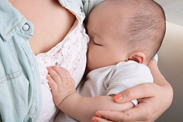 医院强制性母乳喂养的原因(母乳喂养标准)
