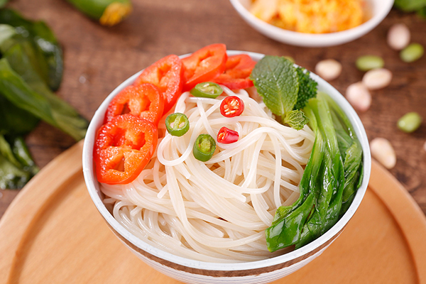 贫血不能碰的四种食物(女性贫血能不能吃面条)