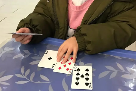 陪孩子打扑克的好处具体介绍(具体玩法推荐)