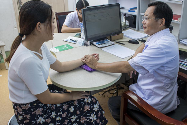 高龄女性供卵受孕的风险(供卵受孕者会不会被感染)