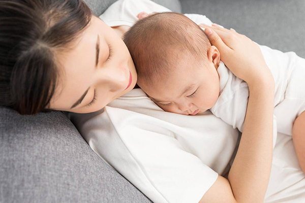 0-6个月宝宝哄睡技巧 四五个月宝宝3分钟正确哄睡绝招