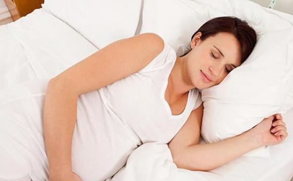 孕期各阶段睡姿(孕妇8种正确睡姿)