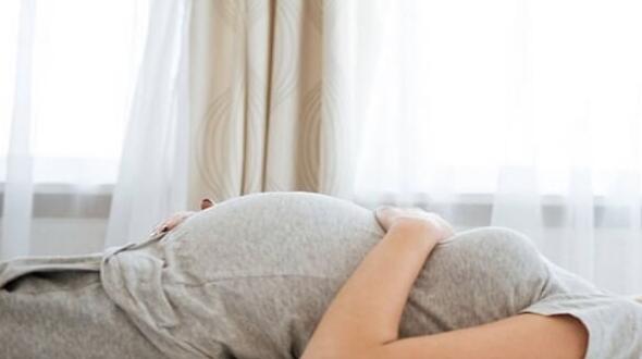 孕期各阶段睡姿(孕妇8种正确睡姿)