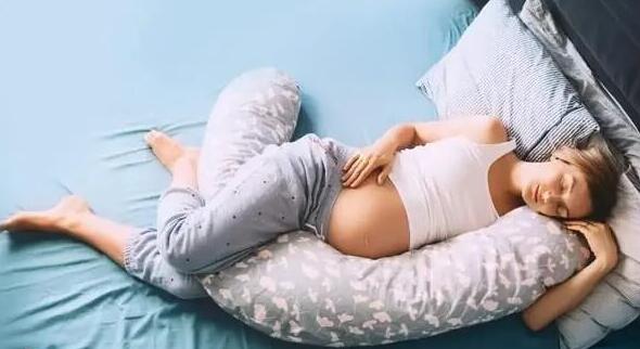 孕中期对睡觉姿势的要求(孕中期要避免的几种睡姿)