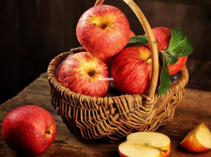 女性每天吃苹果的6大好处是什么(苹果煮熟吃有什么好处)