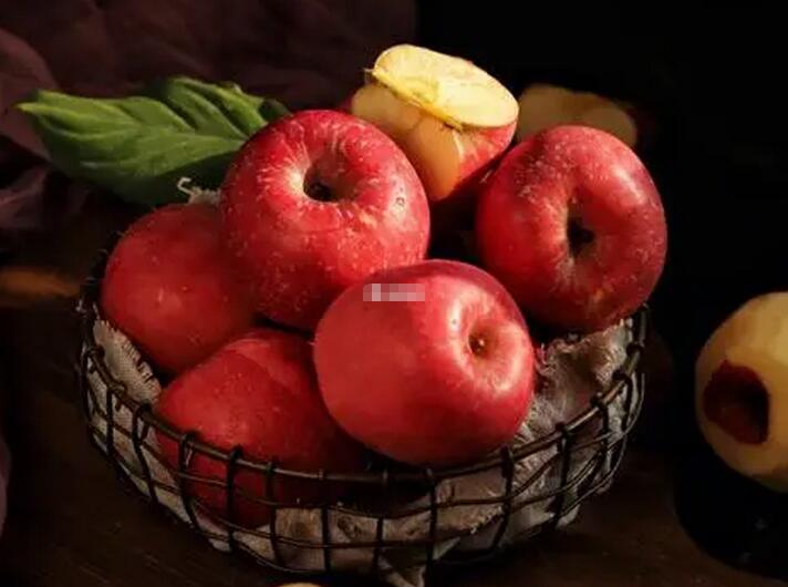 女性每天吃苹果的6大好处是什么(苹果煮熟吃有什么好处)
