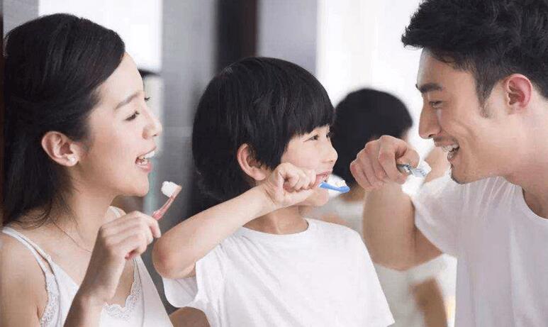 孩子多大可以刷牙(小孩几岁开始刷牙最好)