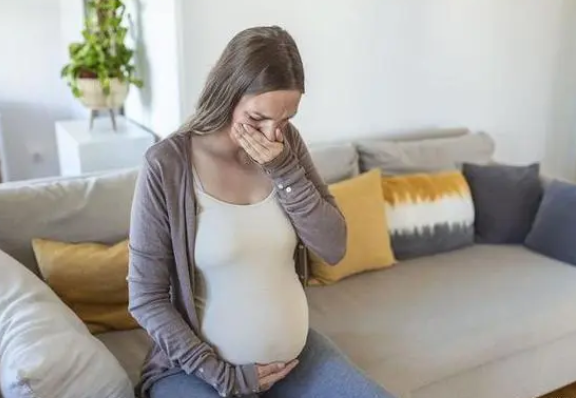 怀孕初期怀女孩的症状有哪些(怀孕怎么看男女准确率高)