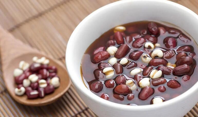 坐月子时喝红豆薏米水有什么作用(附怎么做)