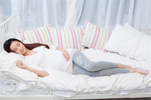 生女孩胎梦大全：梦见花卉、水果、水的预兆与解析！