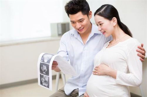 孕晚期睡姿禁忌：左侧卧是必须的吗？错误姿势的危害