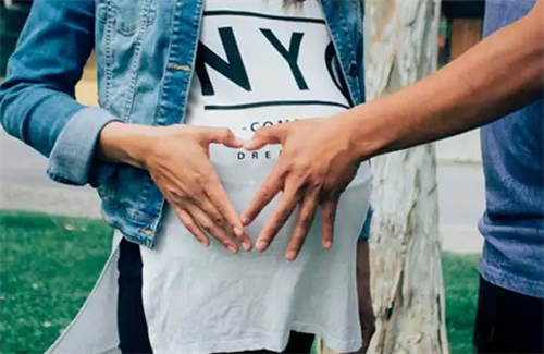 孕晚期走路就宫缩？调整姿势+这3个动作,有效降低刺激频率