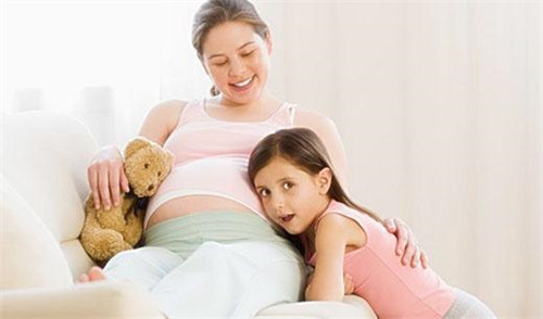 产后抑郁不是“忍忍就好”！这6类高危人群需提前筛查