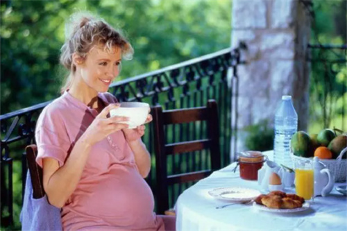 老公说“产后胸变丑”？3招重建自信，丰胸同时疗愈身材焦虑