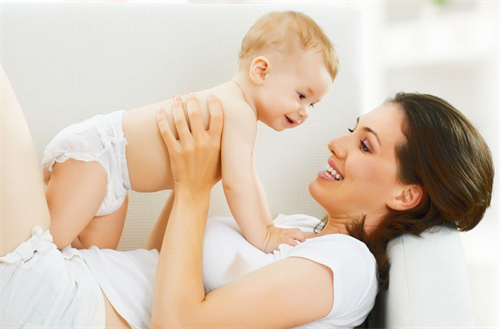 新手爸妈必看！0-28天新生儿护理全攻略,从喂养到睡眠一次讲透