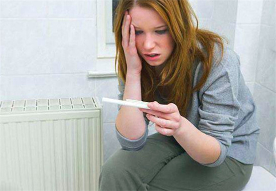 验孕棒意念灰变白板？生化妊娠与早早孕试纸的颜色变化规律