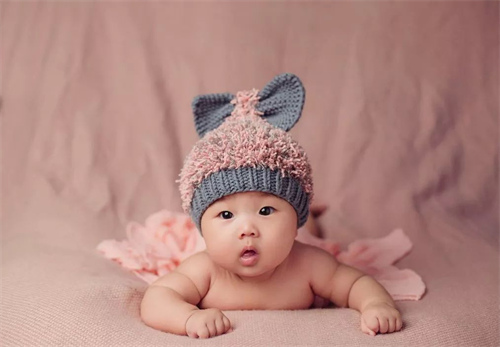 父亲姓【张】母亲姓【王】！2026马年结合父母姓氏的创意女宝名字