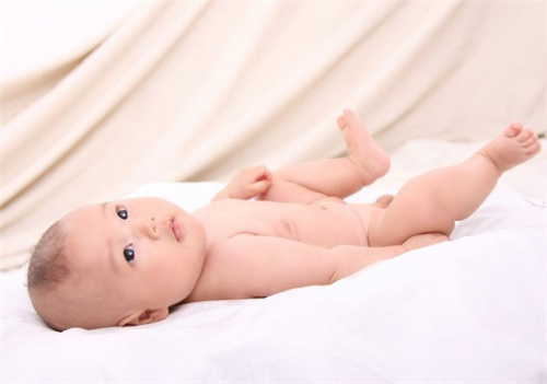 父亲姓【张】母亲姓【王】！2026马年结合