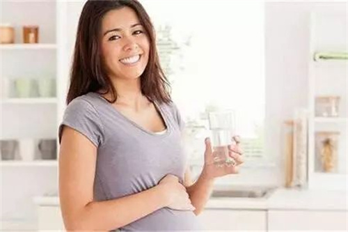 孕妇梦见很多大便或上公共厕所,民间常说的“送财黄金梦”是真的吗？