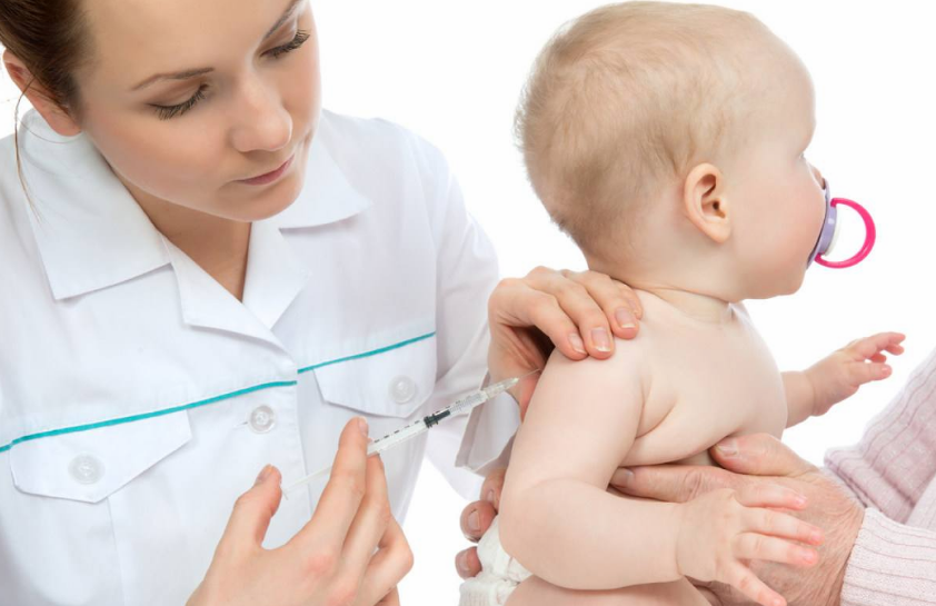 带宝宝打疫苗,接种后为什么必须在门诊留观30分钟？血的教训