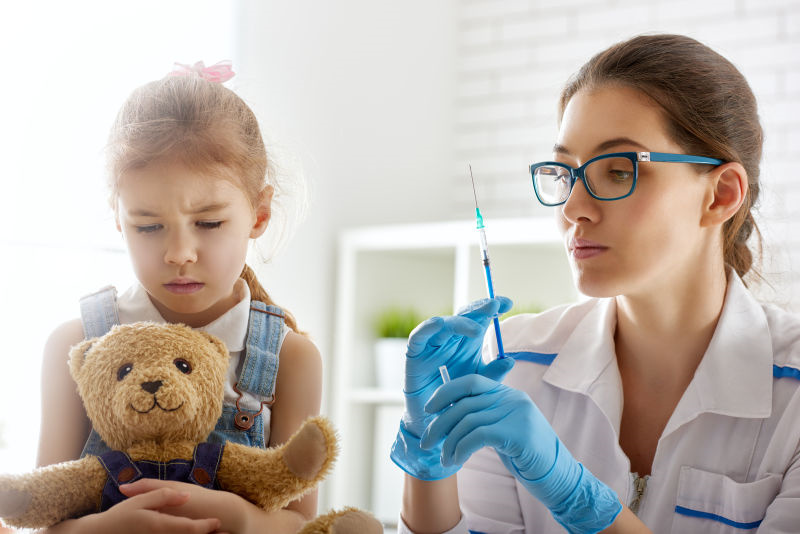 宝宝打疫苗的地方起硬结红肿怎么办？千万别立刻热敷！