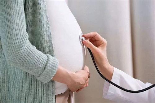 胎动早、拳打脚踢是男宝宝？一文搞懂胎动模式与胎儿性别的关系