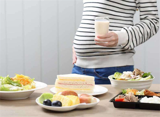 孕晚期烧心反酸吃不下饭怎么办？缓解孕期胃部灼热的饮食对策