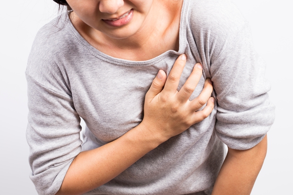 乳房流白色液体是什么原因？溢液鉴别
