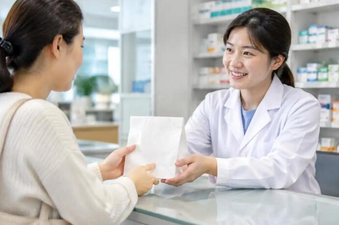 乳房有紫色的纹是什么？多数是生长纹，出现异常变化要警惕