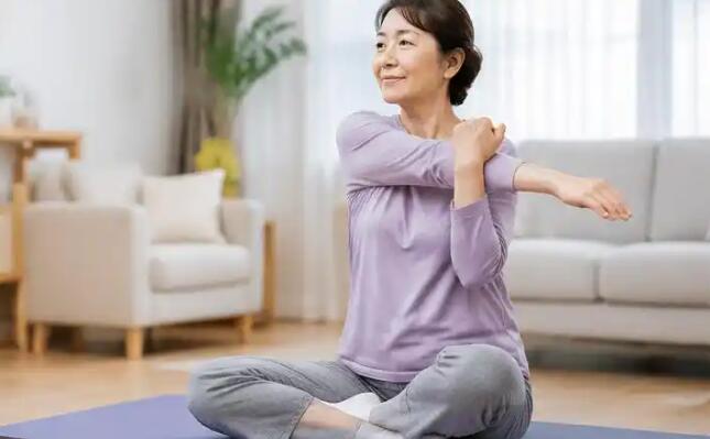 乳头坏死的原因有哪些？先分清缺血和感染，变黑破溃要就医