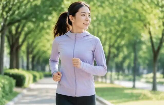 胸的大小别急着怪胖瘦？不止体重，这3个因素也有关，4种变化要警惕