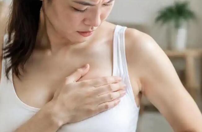 乳房皮肤疼别急着当乳腺癌！看这4个区别