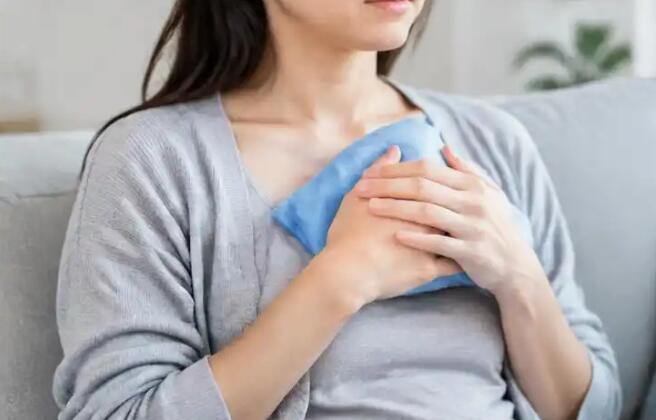 乳房皮肤疼别急着当乳腺癌！看这4个区别，第3种情况尤其不能拖