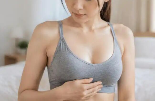 哺乳后胸部下垂做什么运动？别急着猛练，先看能改善什么