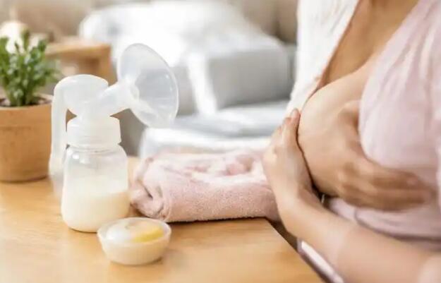 哺乳期乳腺炎挂什么科？多数挂乳腺外科，发热加重别拖延