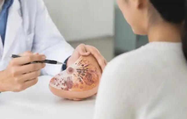 哺乳期乳腺炎挂什么科？先分清轻重，发热肿痛别拖延