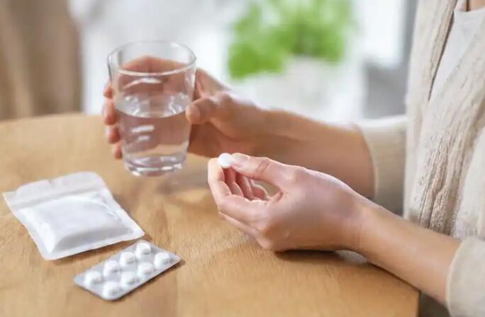 一侧乳房胀痛是乳腺增生吗？不一定是增生，持续疼痛要排查
