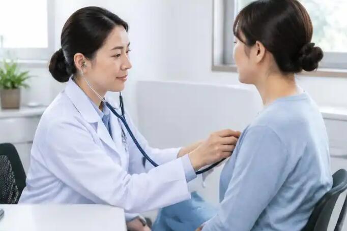 一侧乳房胀痛是乳腺增生吗？不一定是增生，持续疼痛要排查