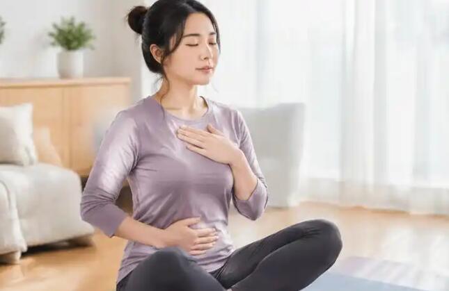 乳房毛孔粗大别急着乱处理！先分清这3种情况，出现这些变化要及时就医