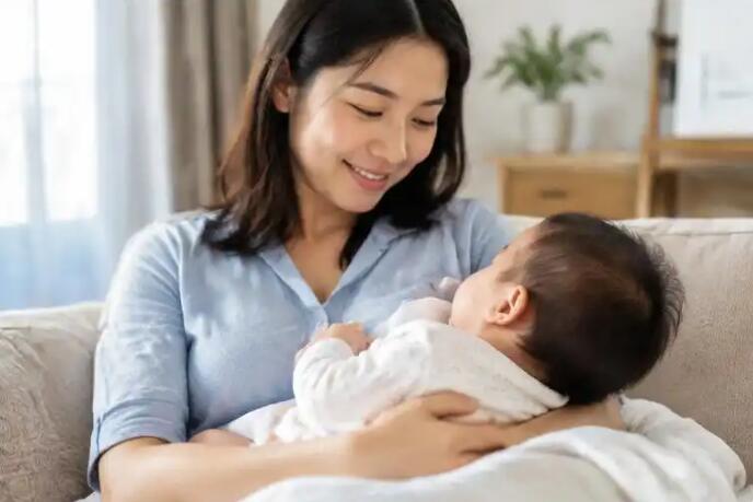 一边有奶一边没奶怎么喂奶？别急着断奶，先分清是“真没奶”还是“堵住了”