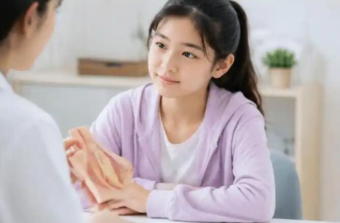 青春期女孩吃什么能丰胸？医生：别被这3类食物骗了，真正有用的是这4件事