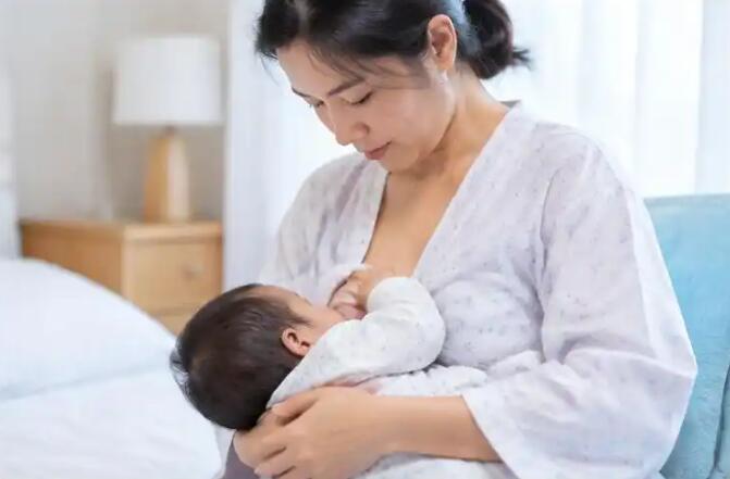 胀奶痛是什么原因引起的？医生提醒：别只盯着“堵没堵”，这4种情况要分清