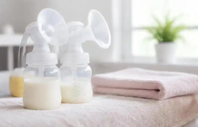 胀奶和乳腺炎怎么区别：胀奶硬块超过这个时间还不消？别把炎症当堵奶扛