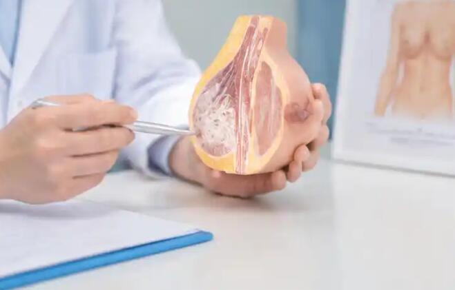 先天性无乳头是怎么回事？医生提醒：别把“乳头内陷”和“真的没有”混为一